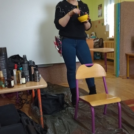 p. Monika Tomasik- fryzjer
