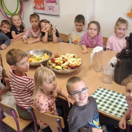 Przedszolaki robią zdrowe soki